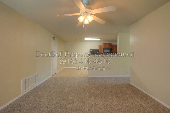 Building Photo - 5807 N 34th St