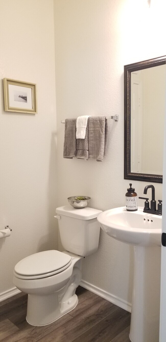 Building Photo - 6213 Albany Sleigh Dr