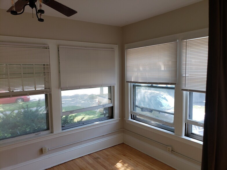 Building Photo - 415 5th Ave SE