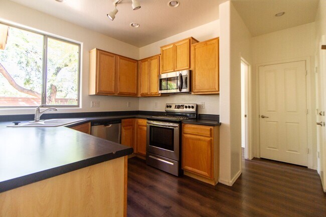 Building Photo - 3873 E Bridgeport Pkwy