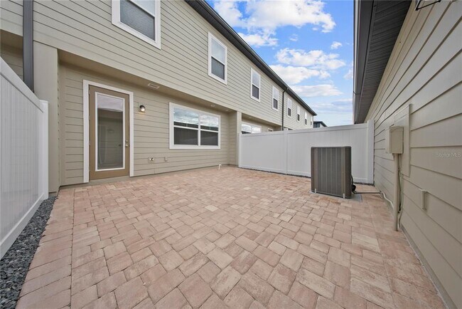 Building Photo - 17538 Northlake Grv Dr