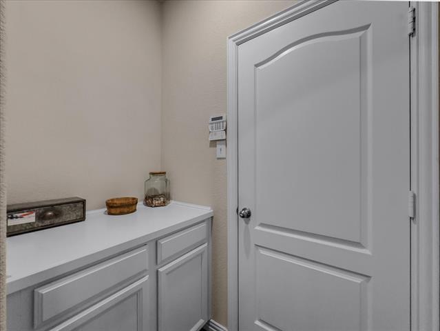 Building Photo - 1805 Settlement Wy