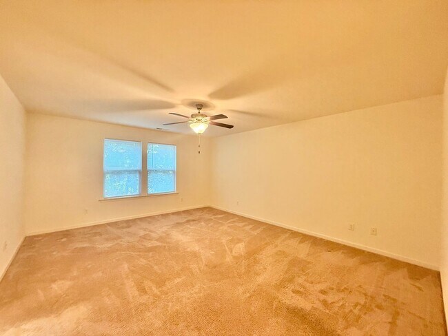 Building Photo - Spacious 3BD, 3.5BA Clayton Townhome with a Large Bonus Space Downstairs and Easy Access to Highways