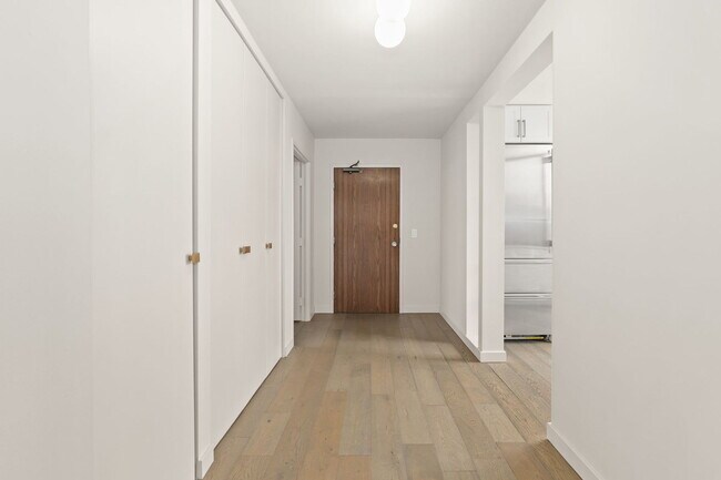 Building Photo - 1555 N Dearborn Pkwy
