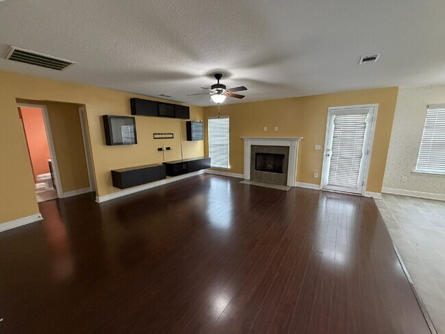 Building Photo - Home for Rent