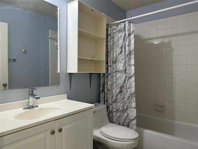 Building Photo - 12746 Wisteria Park Dr