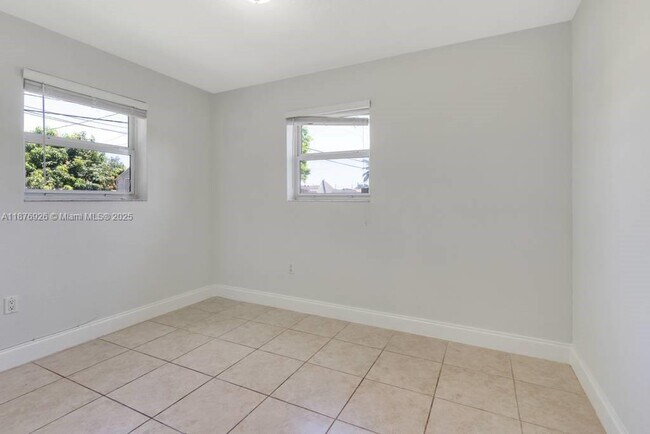 Building Photo - 1101 N 71st Terrace