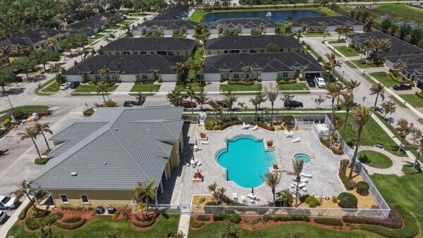 Building Photo - 6109 NW Kendra Ln