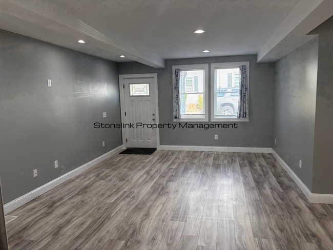Building Photo - Fully Renovated Condo For Rent in West War...