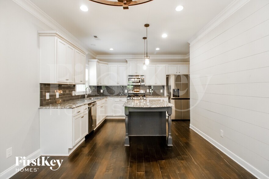 Building Photo - 4669 Pebble Lake Dr