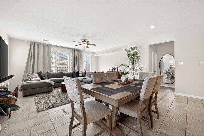 Building Photo - 28423 Aubrey Orchard Ln