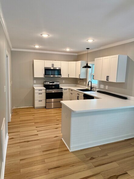kitchen - 4119 Peachtree Ave