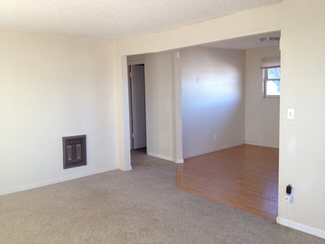 Building Photo - House for Rent