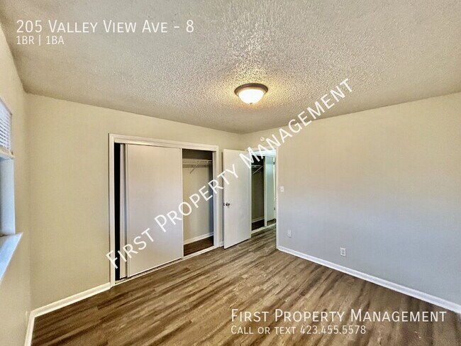 Building Photo - 205 Valley View Ave