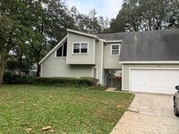 Building Photo - Beautiful Two-Story Home at the Beach