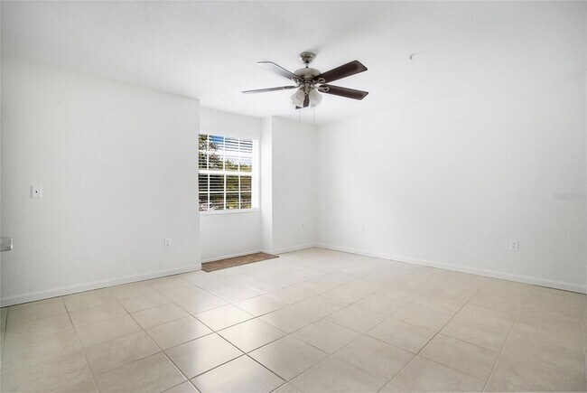 Building Photo - 13815 Fairway Island Dr