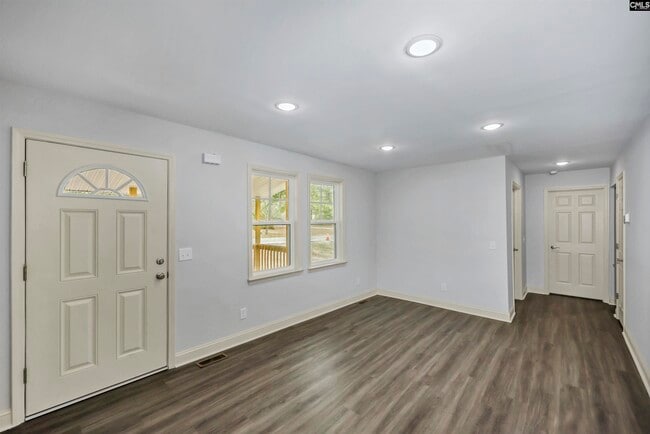 Building Photo - 152 Robin Rd