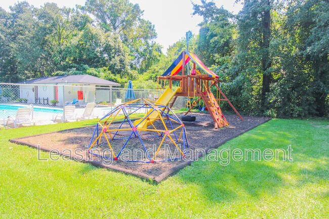 Building Photo - 2345 Wofford Rd