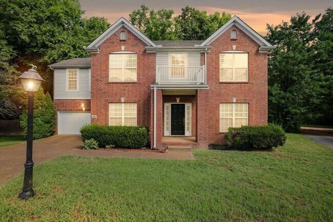 Building Photo - Well Appointed 4BR Home in Brentwood
