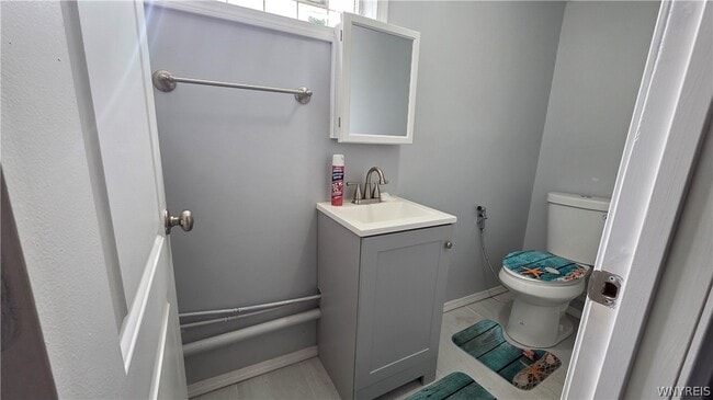 Building Photo - 1 Cresthaven Dr