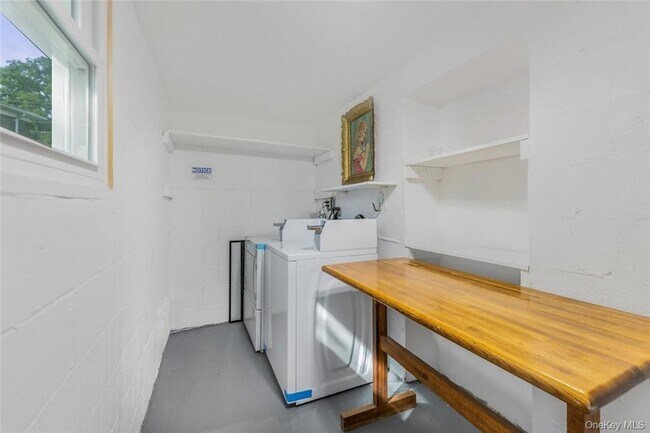 Building Photo - 433 Palmer Rd