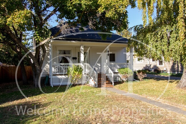 Building Photo - Beautiful Classic Home in East Walla Walla