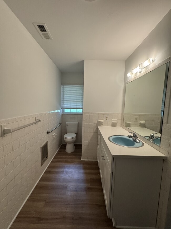 Building Photo - 4715 Rimer Rd