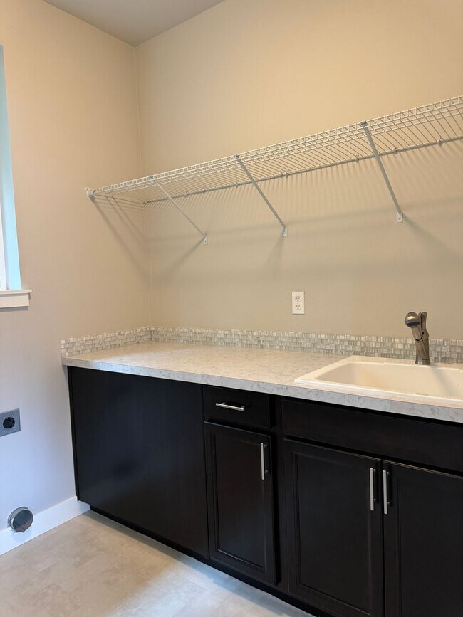 Building Photo - Wonderful Central Kitsap 4 bedroom in Village View neighborhood...now available