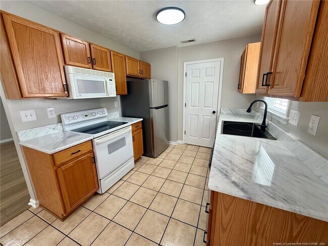 Building Photo - 604 Raven Pl