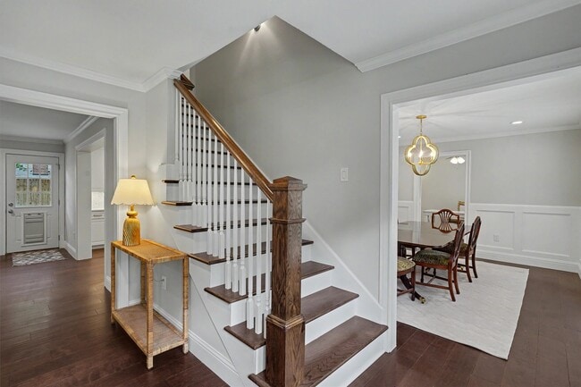 Building Photo - 751 Bison Dr