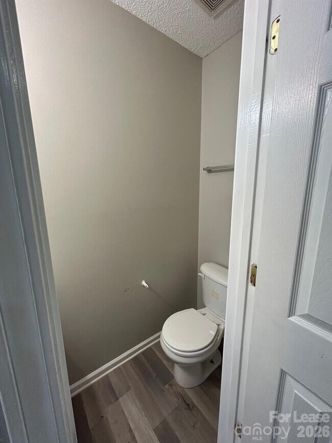 Building Photo - 9510 Isaac Hunter Dr