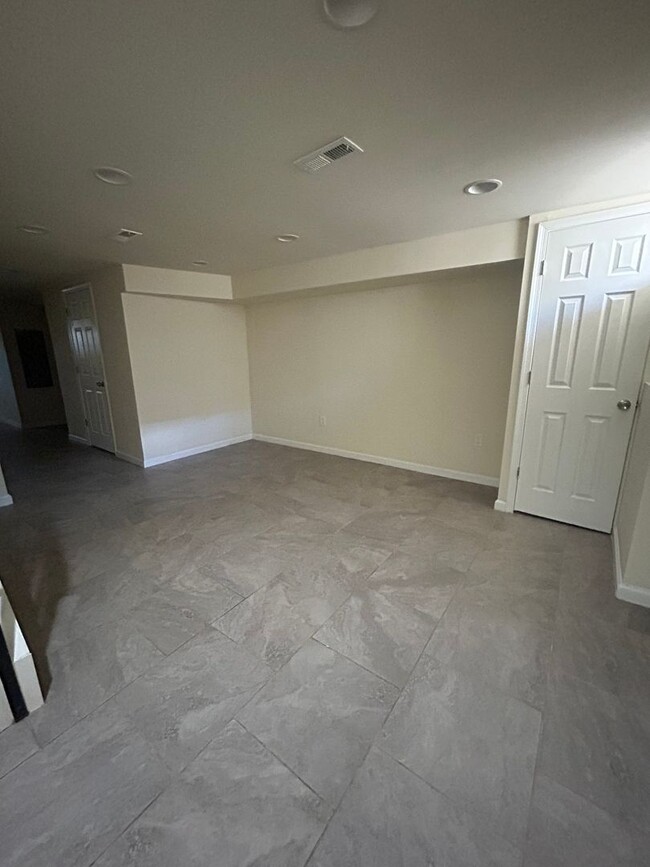 Building Photo - NEWLY RENOVATED TOWNHOME IN WEST BALTIMORE