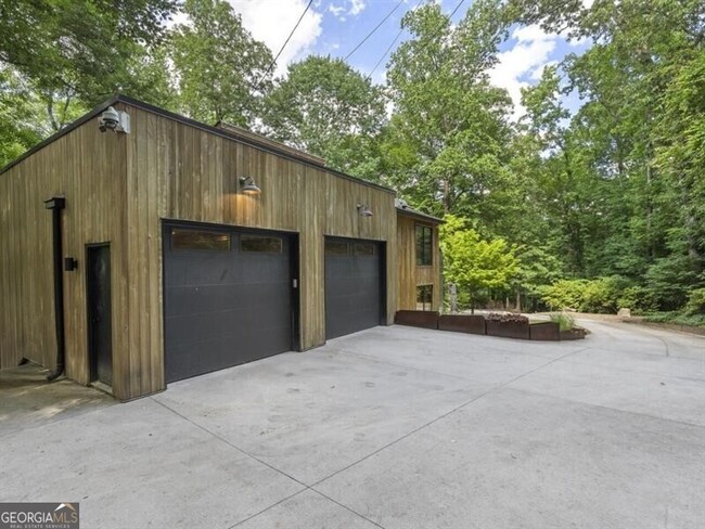 Building Photo - 4424 Woodland Brook Dr SE