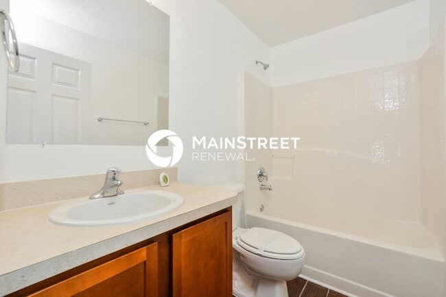 Building Photo - 3 Bedroom Pet-Friendly Home in Umatilla, FL with Main Street Renewal