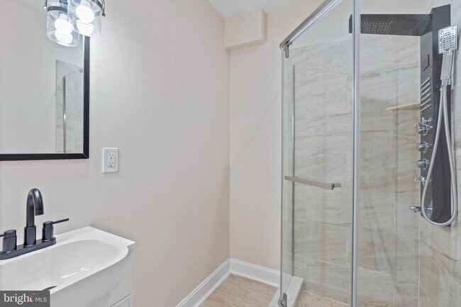 Building Photo - 919 Stiles St