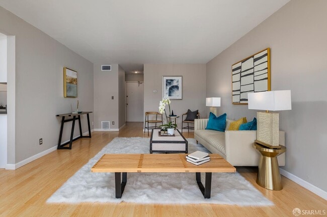 Building Photo - 65 Hermann St