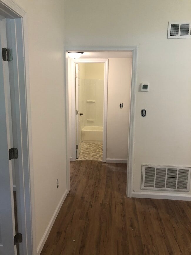 Building Photo - 9215 ARISTIDES DR