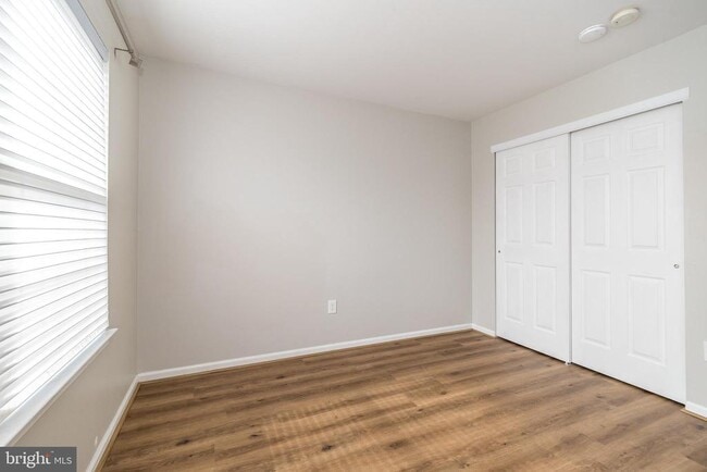 Building Photo - 5128 Barness Ct