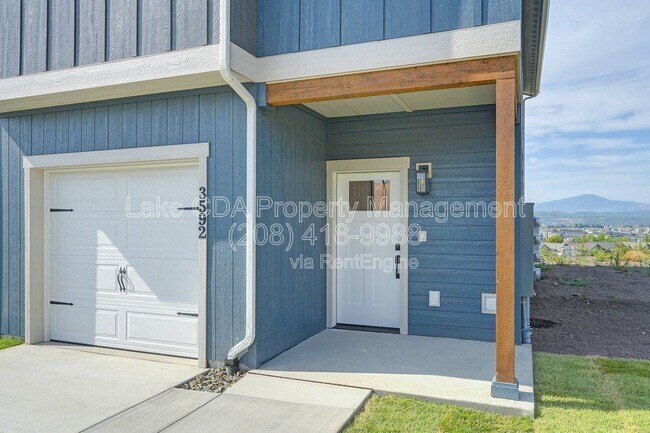 Building Photo - 3592 Blaze Lp