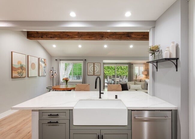 Building Photo - *Unfurnished* Gorgeous 4-Bed Oasis with Po...