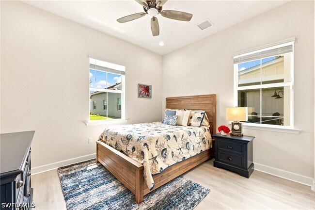 Building Photo - 7239 Saona CT