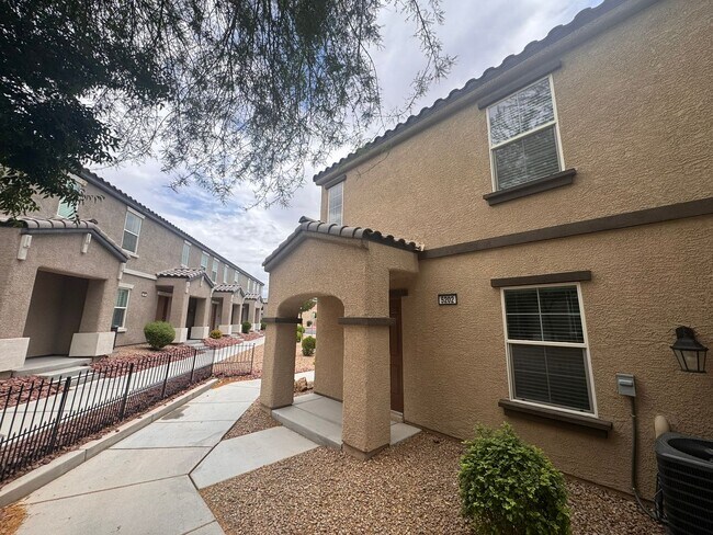Building Photo - Charming 2-Story Townhome | 2 Bedrooms, 2 Baths & Community Pool