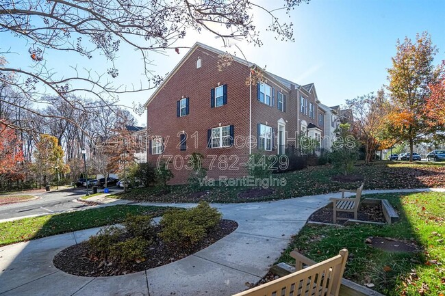 Building Photo - 23515 Forest Haven Way