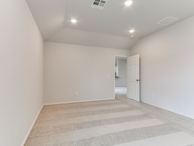 Building Photo - New Mustang Home!