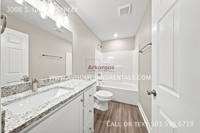 Building Photo - 3008 S Gaines St