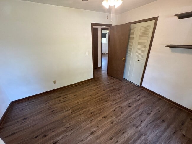 Building Photo - 1704 Twinbrook Dr