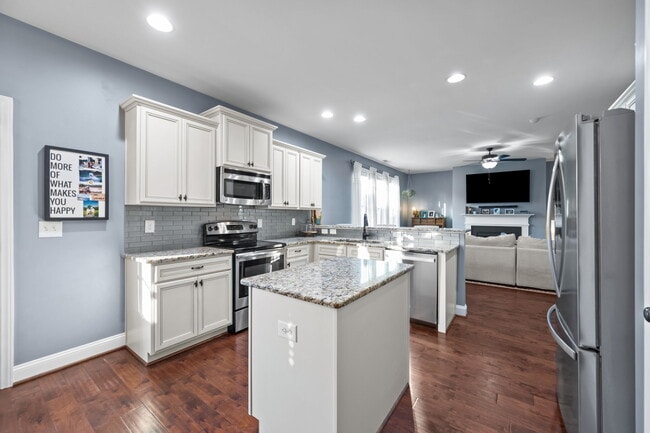 Building Photo - 115 Hampton Dr