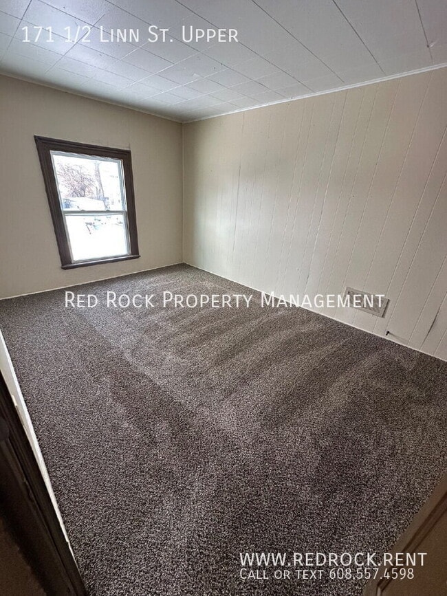 Building Photo - 171 Linn St