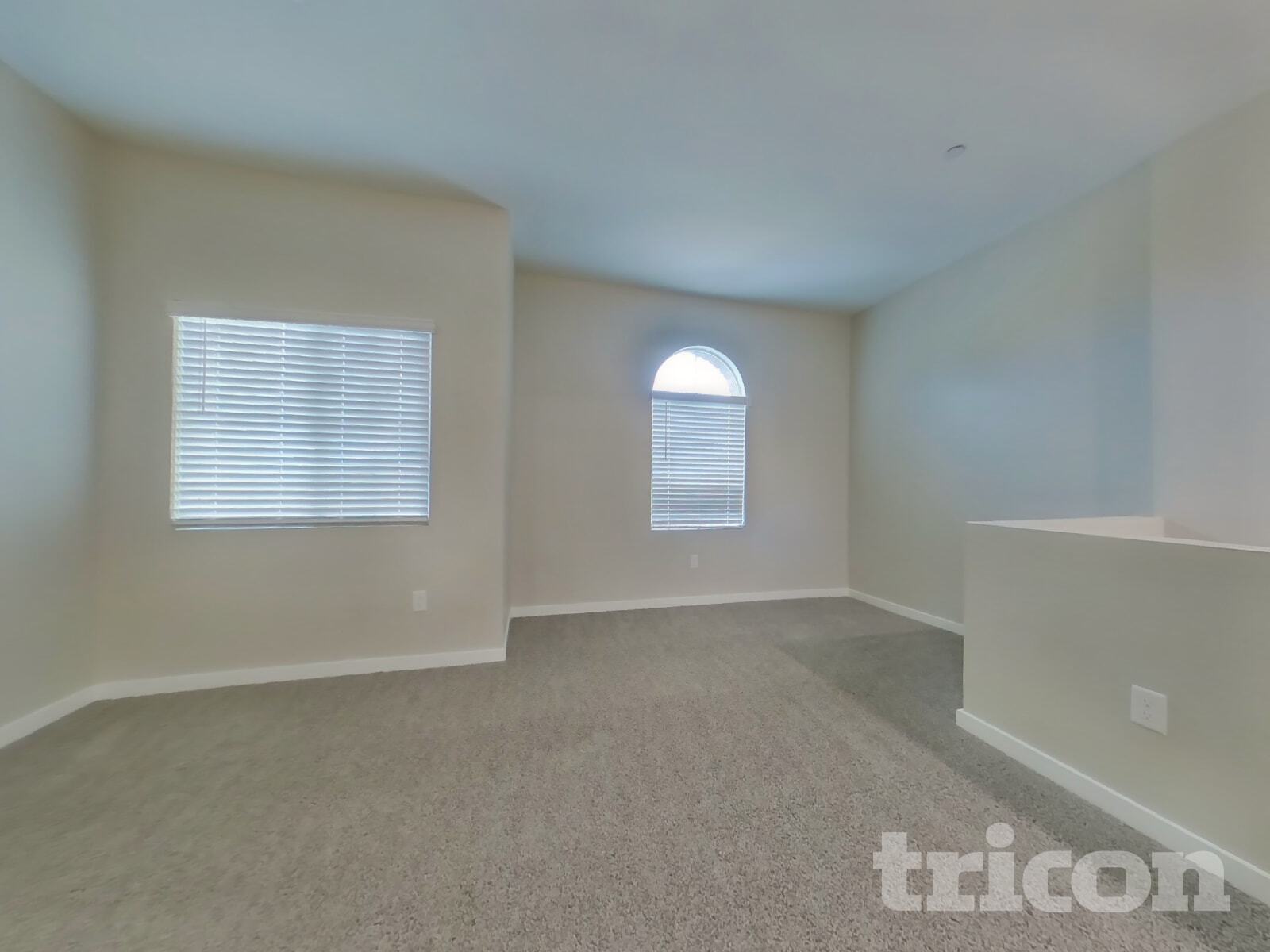 Building Photo - 1349 N Parkcrest