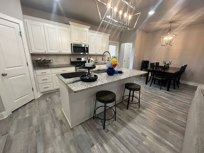 Building Photo - 4 Bed 2 bath Frenship ISD